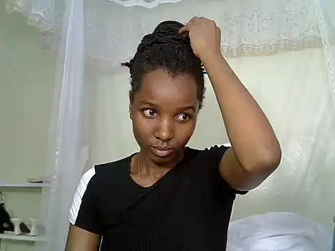 Snapshot of Sexy_vylsa chatting on June 13, 6:50 pm Sexy vylsa online show from June 13, 6:50 pm