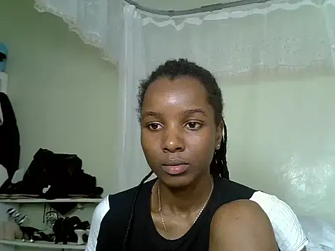 Snapshot of Sexy_vylsa chatting on June 18, 4:55 pm Sexy vylsa online show from June 18, 4:55 pm