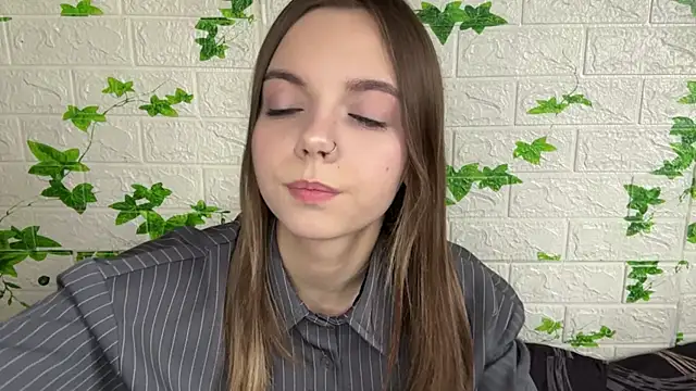 Snapshot of LisaPorse chatting on June 3, 2:33 pm LisaPorse online show from June 3, 2:33 pm