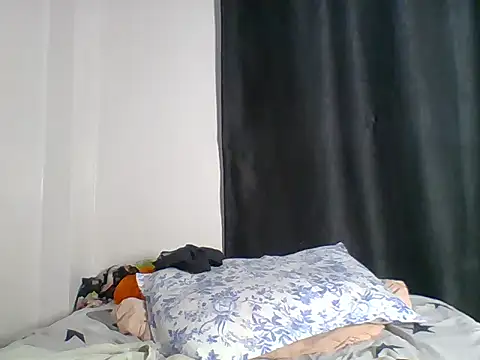 Snapshot of kee_vigin chatting on May 29, 5:55 pm kee vigin online show from May 29, 5:55 pm