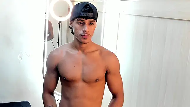 Snapshot of Joao_da_silva19 chatting on June 3, 2:33 pm Joao da silva19 online show from June 3, 2:33 pm