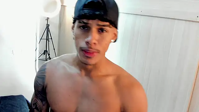 Snapshot of Joao_da_silva19 chatting on June 14, 3:14 pm Joao da silva19 online show from June 14, 3:14 pm