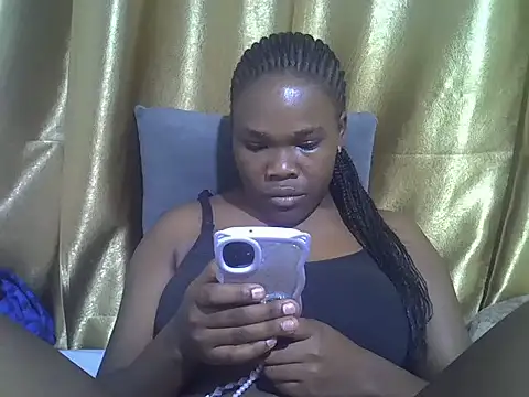Snapshot of lovelymeli2 chatting on June 12, 11:14 pm lovelymeli2 online show from June 12, 11:14 pm