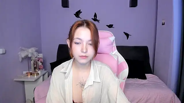 Snapshot of New_Web_Girl chatting on May 23, 3:12 am New Web Girl online show from May 23, 3:12 am
