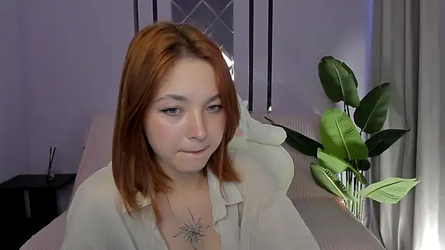 Snapshot of New_Web_Girl chatting on May 26, 10:22 am New Web Girl online show from May 26, 10:22 am