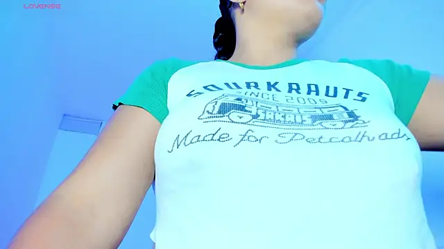milkqueenboobs online show from June 13, 7:45 pm