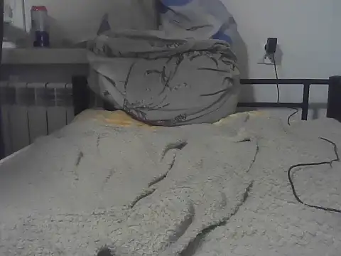 Snapshot of sima42 chatting on June 6, 12:16 am sima42 online show from June 6, 12:16 am
