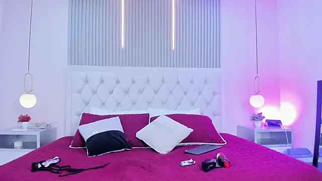 Snapshot of Nicole_vega18 chatting on June 17, 7:59 pm Nicole vega18 online show from June 17, 7:59 pm