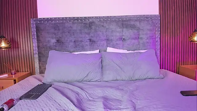 Snapshot of Nicole_vega18 chatting on July 28, 8:34 pm Nicole vega18 online show from July 28, 8:34 pm