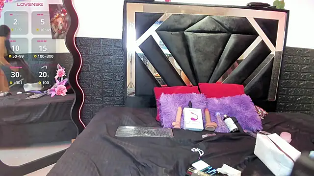 Queen Jen online show from May 30, 8:28 pm