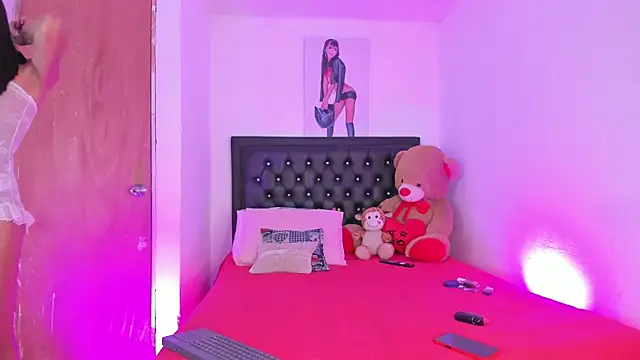 sophie Laurent online show from July 31, 1:49 am