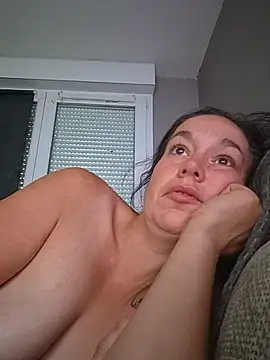 adelinegirly online show from July 14, 5:12 am