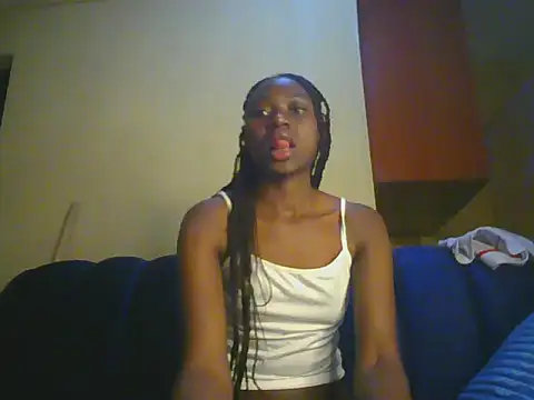 Preetygirlyz online show from July 13, 6:27 am