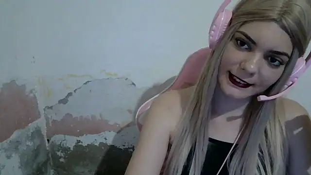 Snapshot of Angel_Ristoww chatting on June 3, 11:54 pm Angel Ristoww online show from June 3, 11:54 pm
