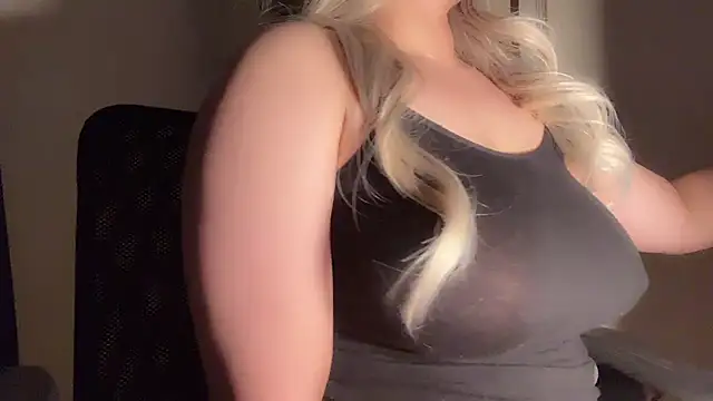 Sweatymilf online show from August 1, 7:35 pm