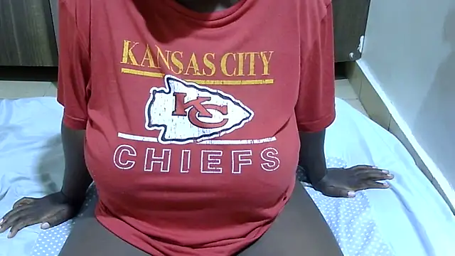 Snapshot of RawHoneyXo- chatting on May 31, 12:41 am RawHoneyXo- online show from May 31, 12:41 am