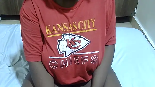 Snapshot of RawHoneyXo- chatting on June 8, 1:50 am RawHoneyXo- online show from June 8, 1:50 am
