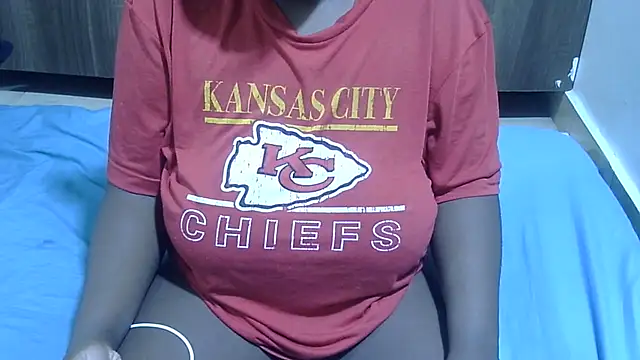 Snapshot of RawHoneyXo- chatting on June 10, 9:35 pm RawHoneyXo- online show from June 10, 9:35 pm