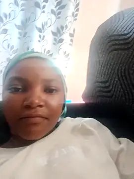 Snapshot of SexySisa chatting on June 4, 8:42 am SexySisa online show from June 4, 8:42 am