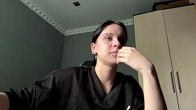 illiebilish online show from June 11, 8:01 am