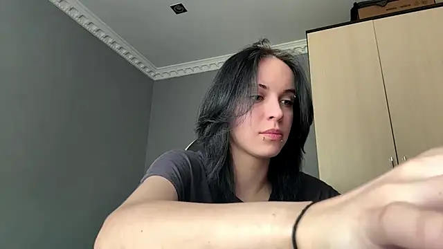 illiebilish online show from June 12, 7:51 am