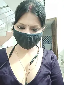 ZOYA-STRIP online show from June 18, 4:11 pm