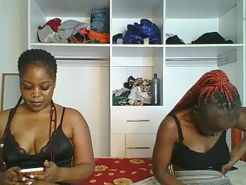 Snapshot of Sasseiqueen_ chatting on May 30, 3:25 am Sasseiqueen online show from May 30, 3:25 am