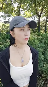 Snapshot of lylxili chatting on June 8, 7:31 am lylxili online show from June 8, 7:31 am