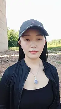 Snapshot of lylxili chatting on June 10, 6:45 am lylxili online show from June 10, 6:45 am