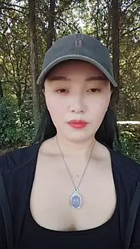 Snapshot of lylxili chatting on June 12, 6:12 am lylxili online show from June 12, 6:12 am
