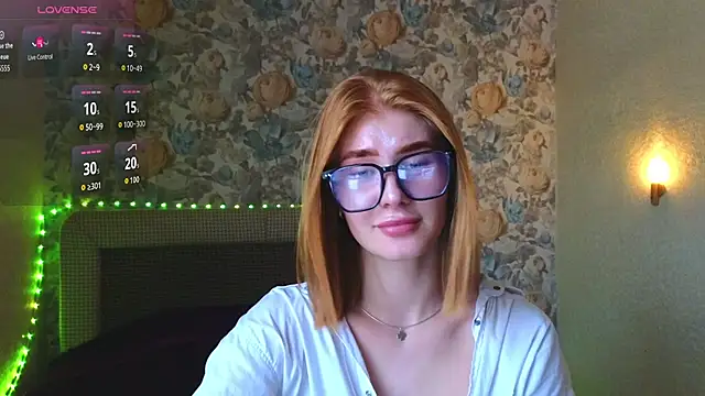 Juli Ginger online show from July 14, 2:45 pm