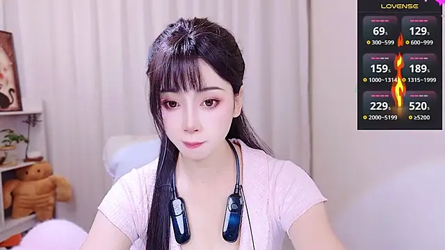 August cat online show from May 30, 9:34 pm