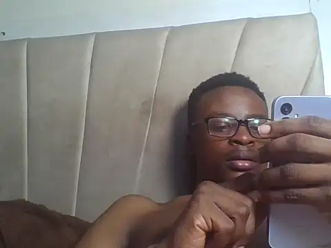 freakyboy255 online show from July 25, 1:25 am