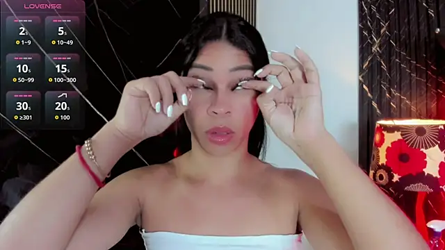 Snapshot of Nayara_K chatting on June 16, 7:49 pm Nayara K online show from June 16, 7:49 pm