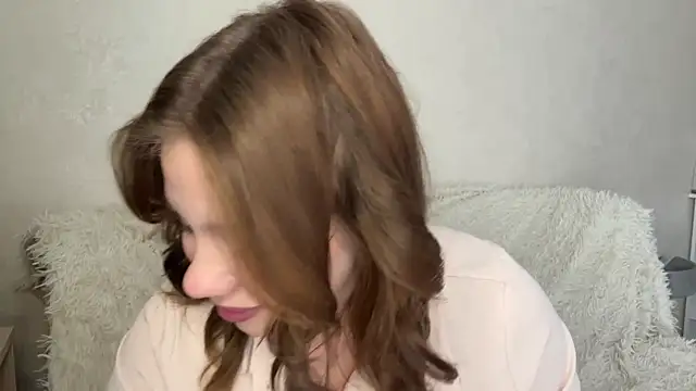 Lia be mine online show from May 28, 8:00 am