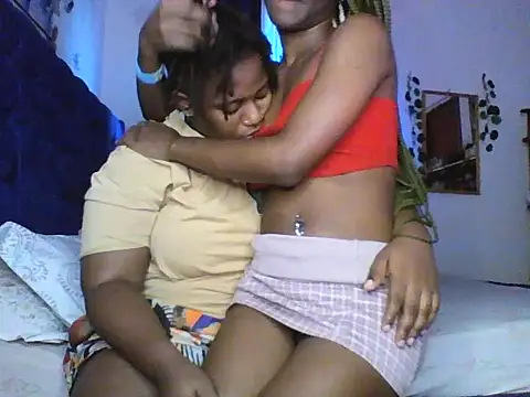 Snapshot of slutty_pips chatting on May 21, 2:46 pm slutty pips online show from May 21, 2:46 pm