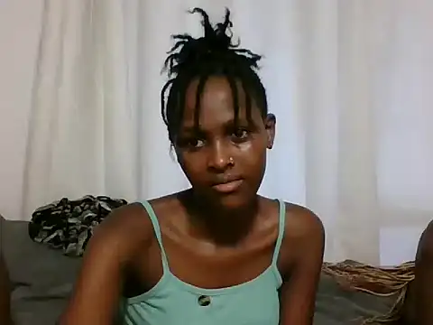 Snapshot of Sleek_petite chatting on June 17, 2:07 pm Sleek petite online show from June 17, 2:07 pm