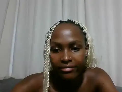 Snapshot of Sleek_petite chatting on July 9, 12:31 pm Sleek petite online show from July 9, 12:31 pm