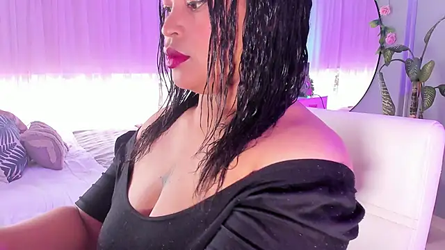 Snapshot of Bianca_DVarela chatting on June 8, 1:11 pm Bianca DVarela online show from June 8, 1:11 pm
