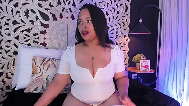 Snapshot of Bianca_DVarela chatting on June 13, 10:29 pm Bianca DVarela online show from June 13, 10:29 pm