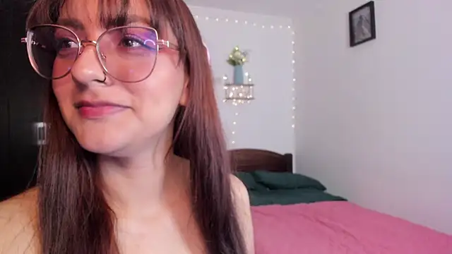 Snapshot of Lucy_Doll85 chatting on June 10, 11:03 pm Lucy Doll85 online show from June 10, 11:03 pm