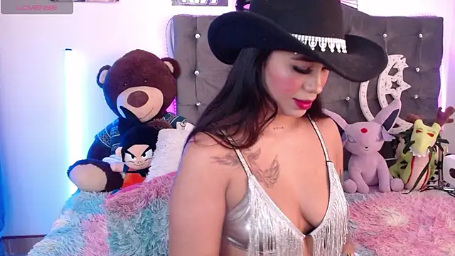 Snapshot of lunabritton chatting on June 15, 2:47 am lunabritton online show from June 15, 2:47 am