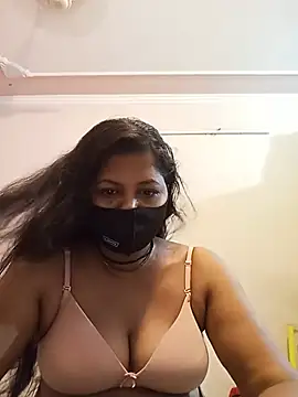 Snapshot of Miss_kirtii chatting on May 20, 4:51 am Miss kirtii online show from May 20, 4:51 am