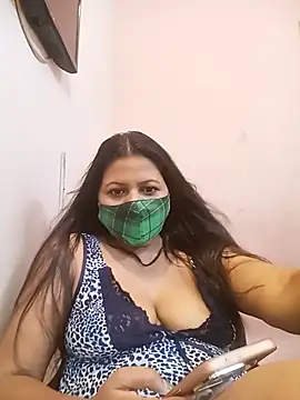 Snapshot of Miss_kirtii chatting on June 11, 8:12 am Miss kirtii online show from June 11, 8:12 am
