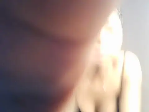 Snapshot of AlexaLoverxo chatting on May 27, 8:11 am AlexaLoverxo online show from May 27, 8:11 am