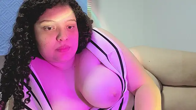 Snapshot of zarayclever chatting on July 1, 11:48 pm zarayclever online show from July 1, 11:48 pm