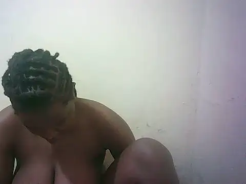 Snapshot of Irresistibleprincess02 chatting on June 8, 10:15 am Irresistibleprincess02 online show from June 8, 10:15 am