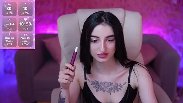 EmilyyMoon online show from June 12, 6:01 am