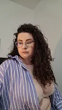 Elissa Floyd   online show from June 7, 4:33 pm