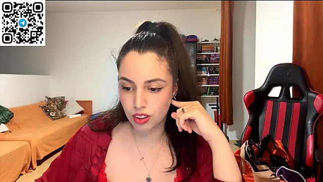 Snapshot of SweetFenomen67 chatting on June 9, 7:03 pm SweetFenomen67 online show from June 9, 7:03 pm